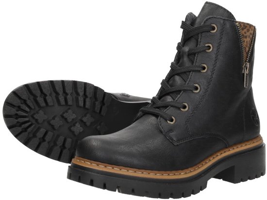 Zwarte biker boots met veters, leopardprint voering en rits. Dikke profielzool.