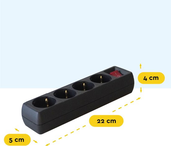 Zwarte stekkerdoos met 4 stopcontacten en rode schakelaar, met afmetingen van 22x5x4 cm.