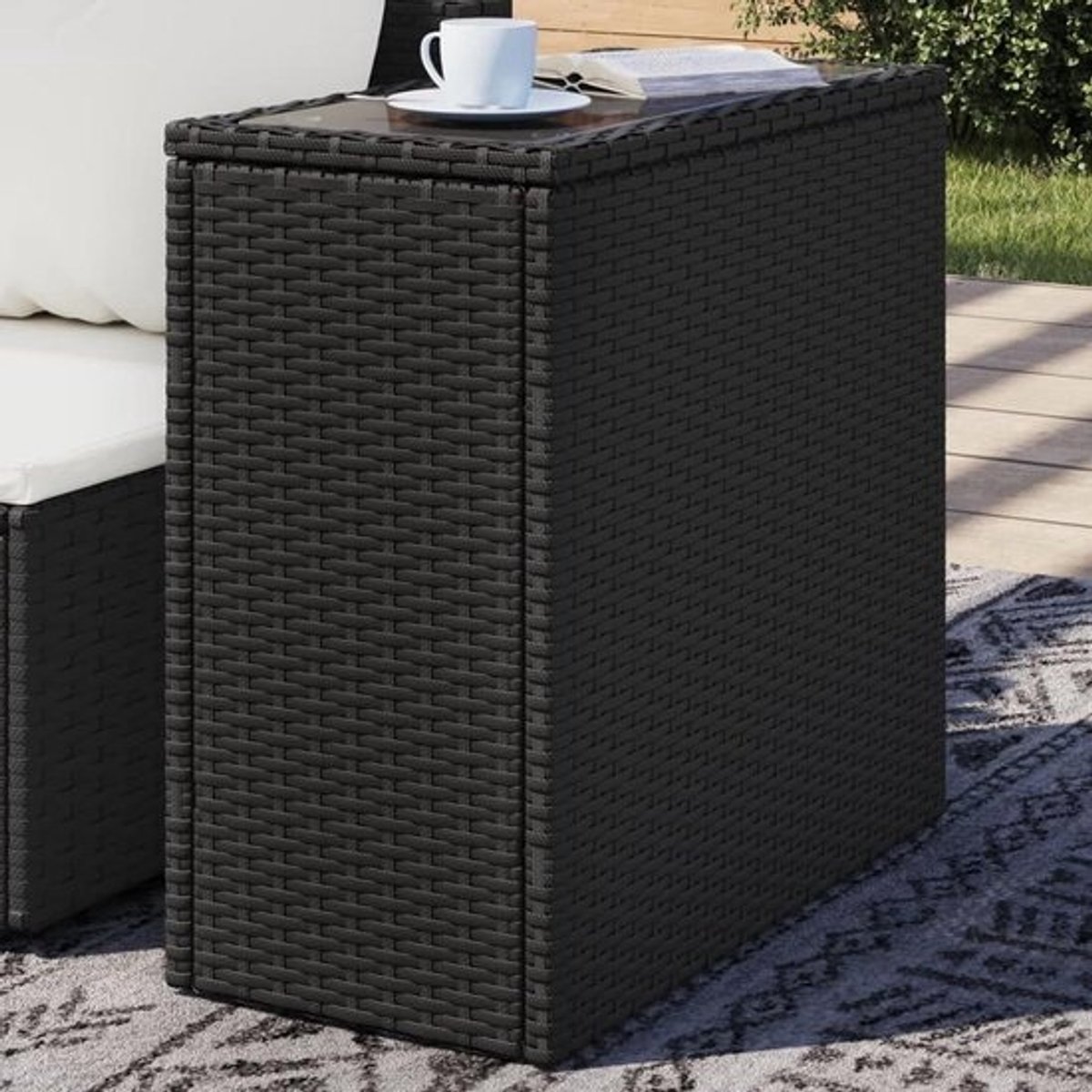 Tuintafel Rotan - Buitentafel Bijzet - Genieten Buiten - Gehard Glasplaat - 58 x 27.5 x 55 cm - Zwart