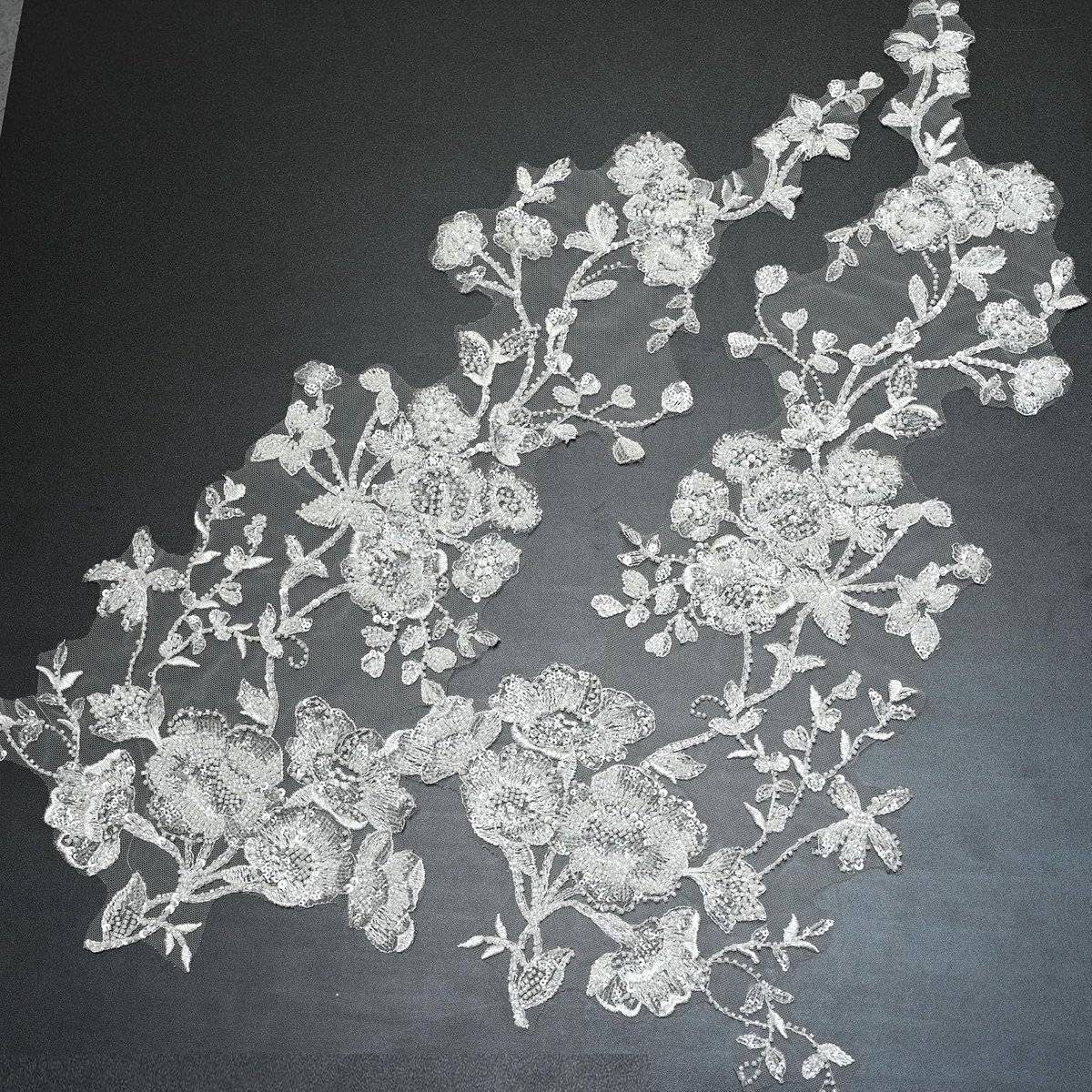 ivoorwitte pailletten geborduurde bloemenapplicaties voor trouwjurken doe-het-zelf naaien kralen bloemen borduurwerk patches voor bruidsjurk.