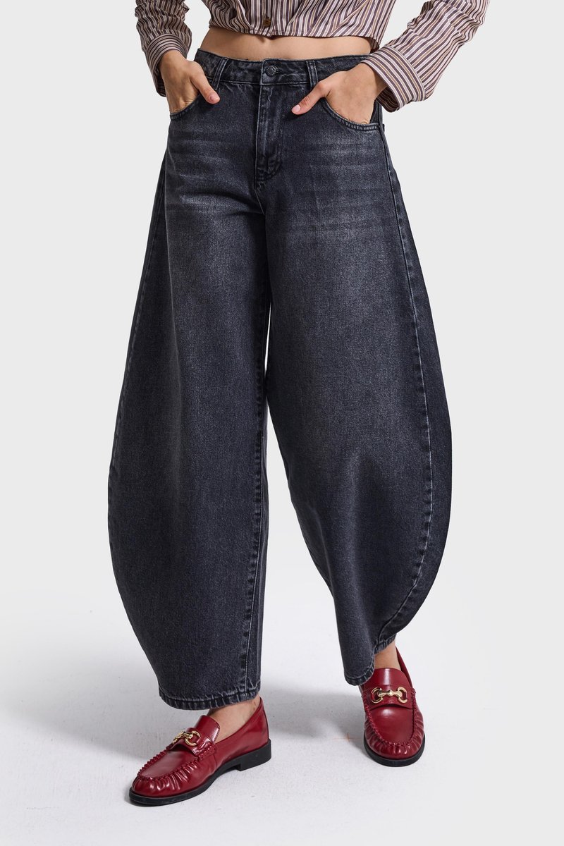 It's Basic - MEGA BALLOON MID RISE JEANS - JET BLACK