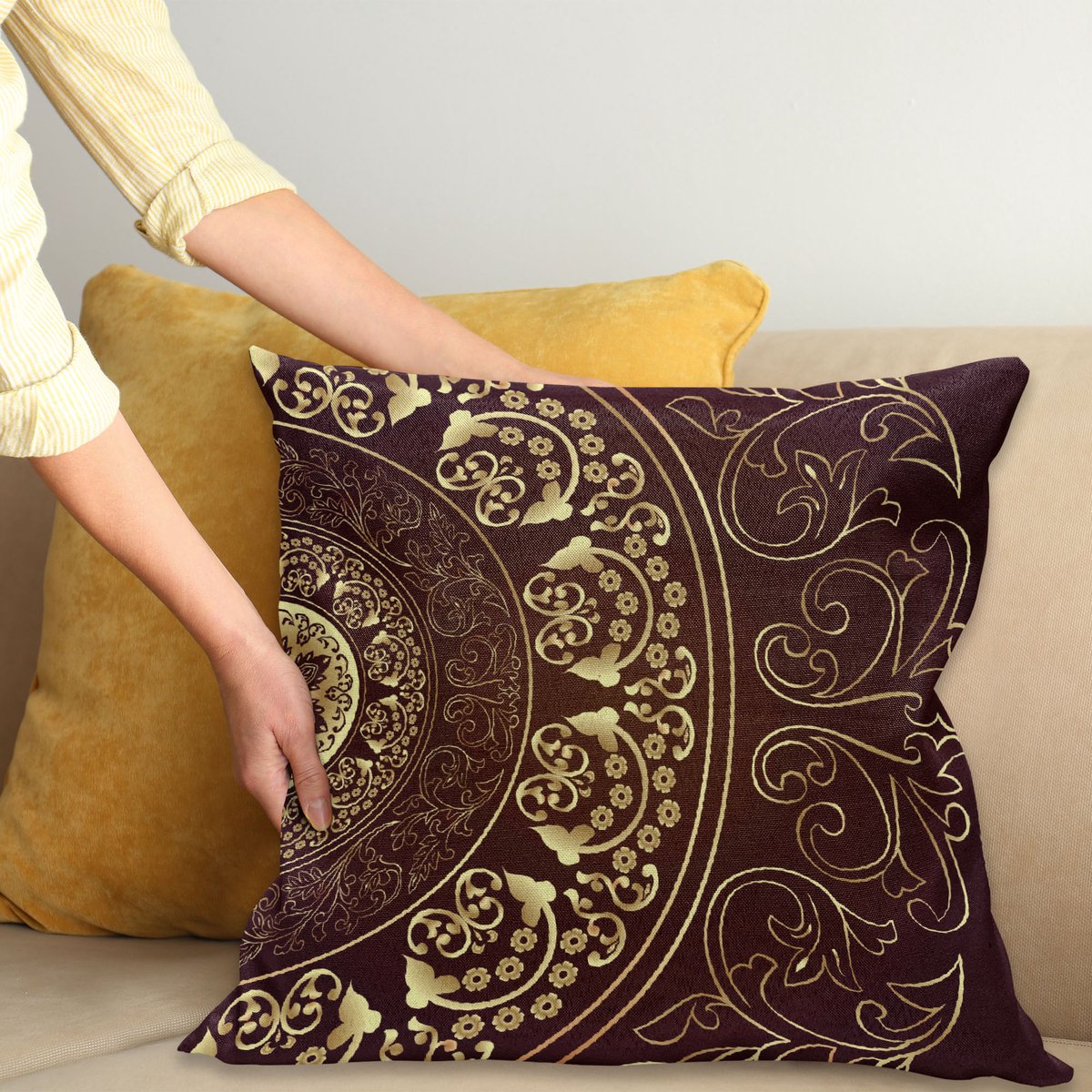 ABAKUHAUS Mandala Kussenhoes, Vintage, Decoratieve Kussenhoes met Dubbelzijdige Print, Ritssluiting, Wasbaar, 60 x 60 cm, Burgundy Geel