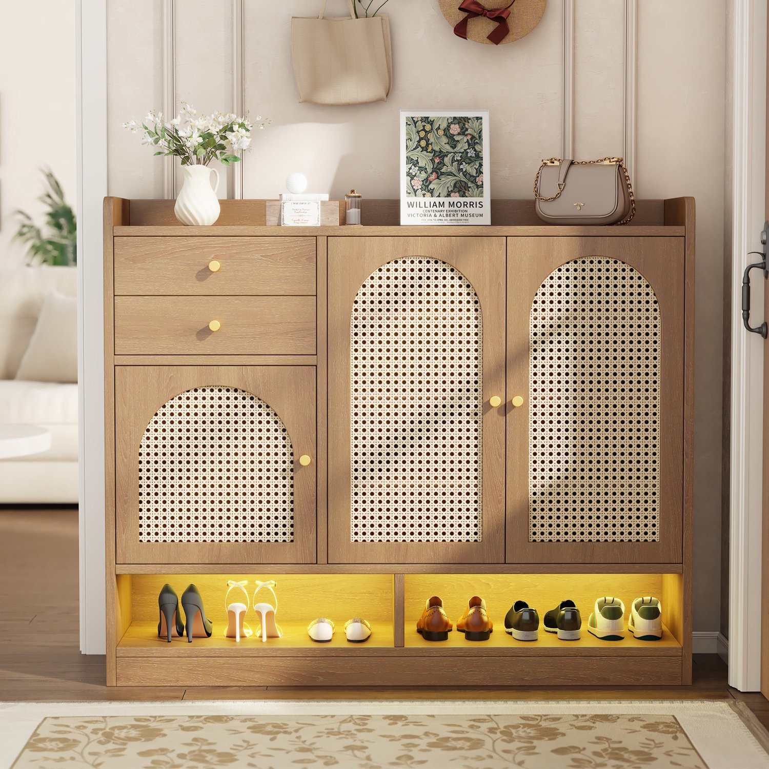 HAUSS SPOLE Schoenenkast - 3 Deuren Met Rotan En 2 Lades - Open Rek Met Ledverlichting Voor de Hal - MDF En Spaanplaat - 120x35x100 Cm - Naturel