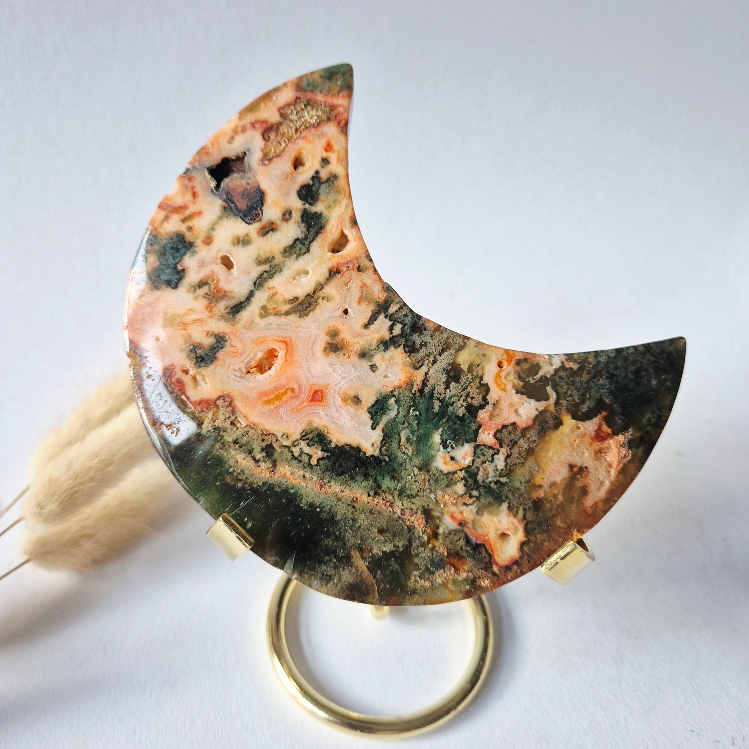 Moonlight Gemstones Rode Druzy Mosagaat Maan op standaard – 11-13cm Edelsteen statement piece 114 Meerkleurig
