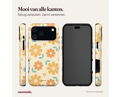 Casetastic hoesje geschikt voor Apple iPhone 18 Pro Max - Dubbellaagse bescherming - Flower power Retro Bloemen - Geel - Oranje - Blauw - Fashion Case - Crème Goud Perzik