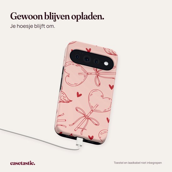 Roze hoesje met rode hartlolly's en strikjes, aangesloten op een oplaadkabel. Tekst: Gewoon blijven opladen.
