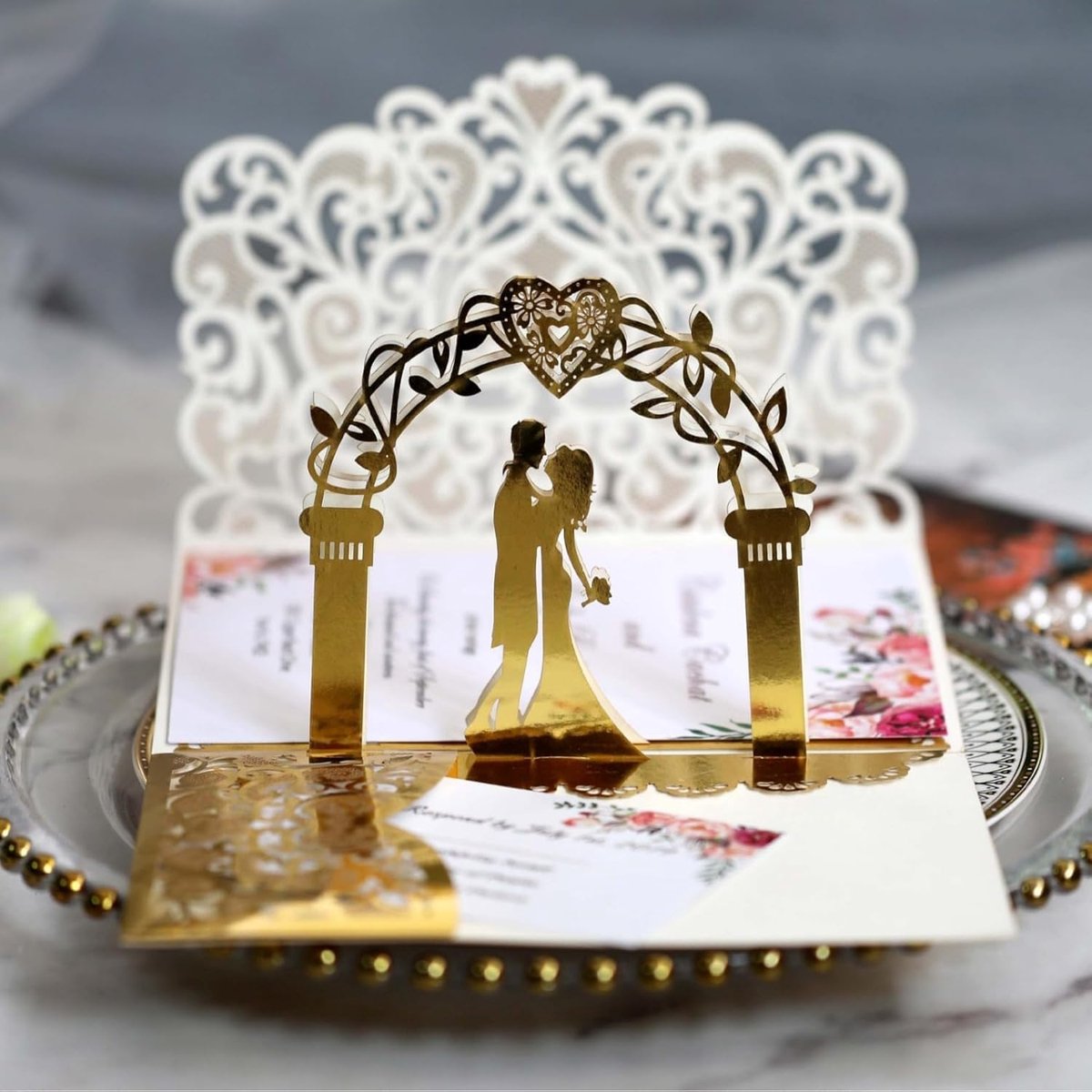 3D pop-up bruiloftskaart goud - elegante wenskaart voor bruiloft, uitnodigingen en huwelijksgeschenken voor bruidegom, romantische pop-up kaart met goudfolie
