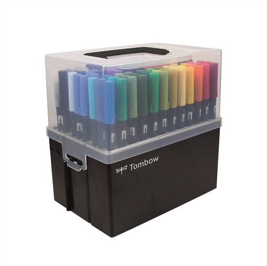 Zwarte Tombow opbergdoos met 107 ABT Dual brushpennen in regenboogkleuren.
