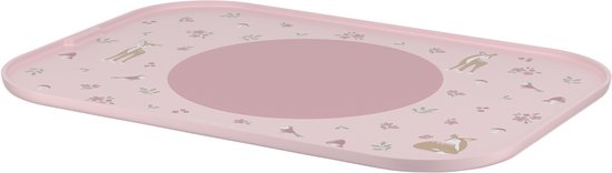 Set de table rose avec un imprimé d'animaux de la forêt : cerfs, oiseaux et champignons. Une cercle centrale plus foncée.