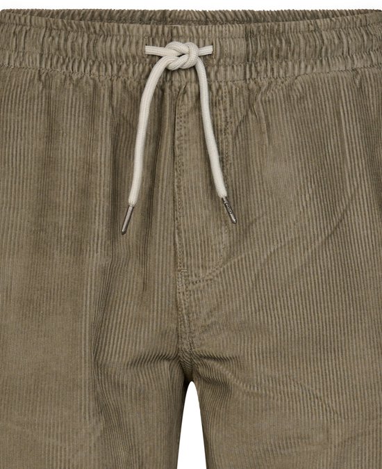 Olijfgroene corduroy broek met elastische tailleband en wit trekkoord.