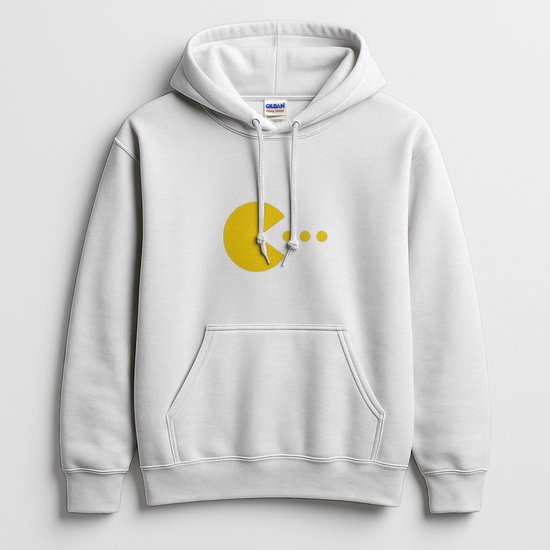 Witte hoodie met capuchon, trekkoorden en een geel Pac-Man logo op de borst.