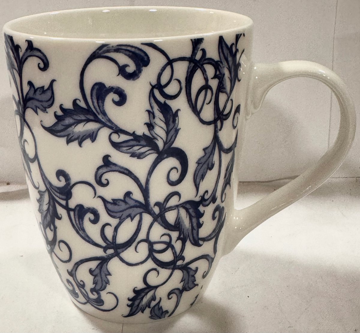 Keramische Mok met Bloemendecoratie - Wit & Blauw