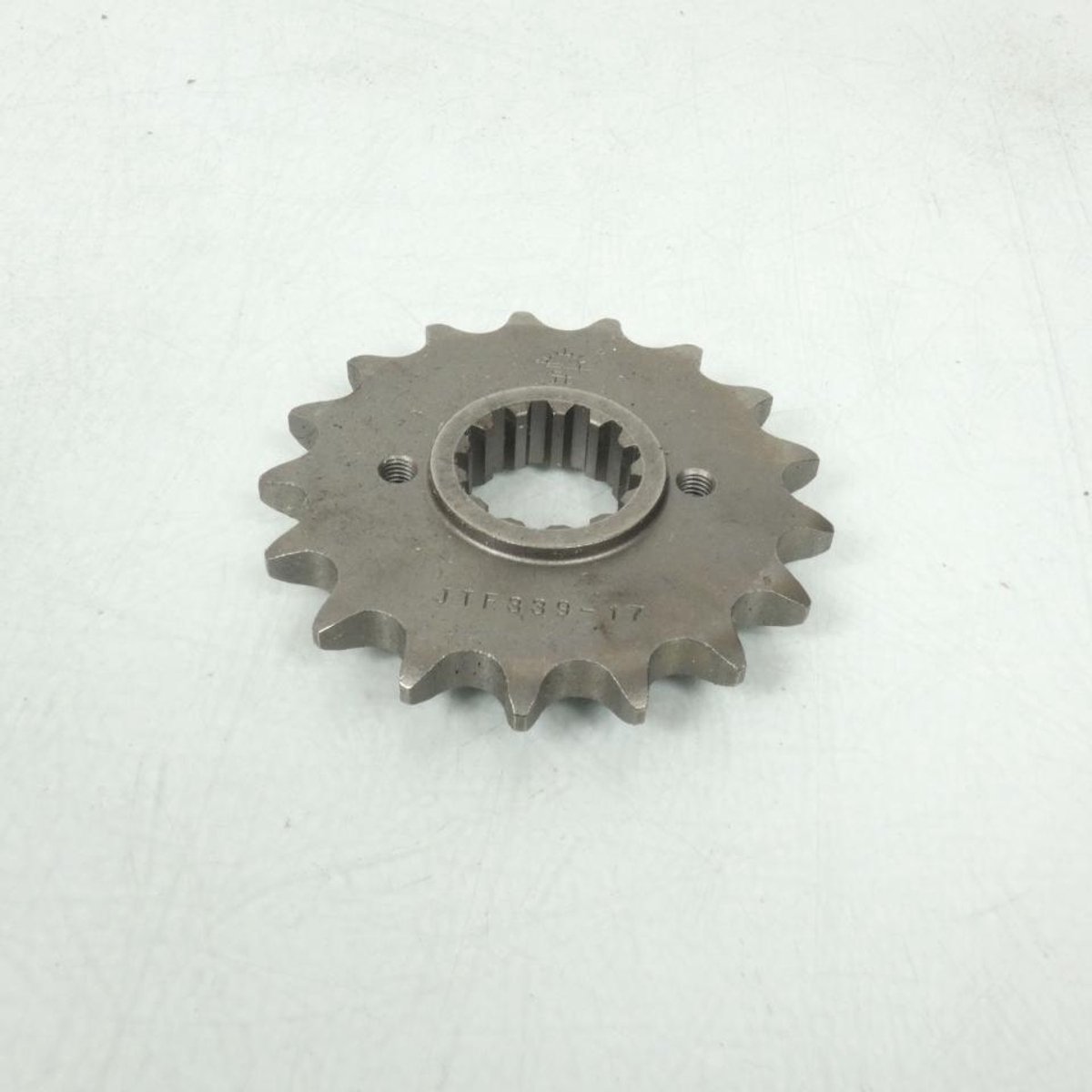Pignon de sortie de boite JT Sprockets pour Moto Honda 750 Cbx F 1984 à 1987 JTF339.17 / 17 dents pas 530 Neuf