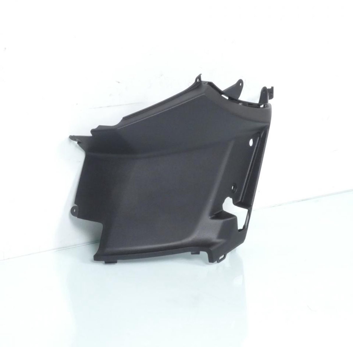 Cache latéral gauche origine pour Auto 1177917900 / 779179 / Noir Neuf