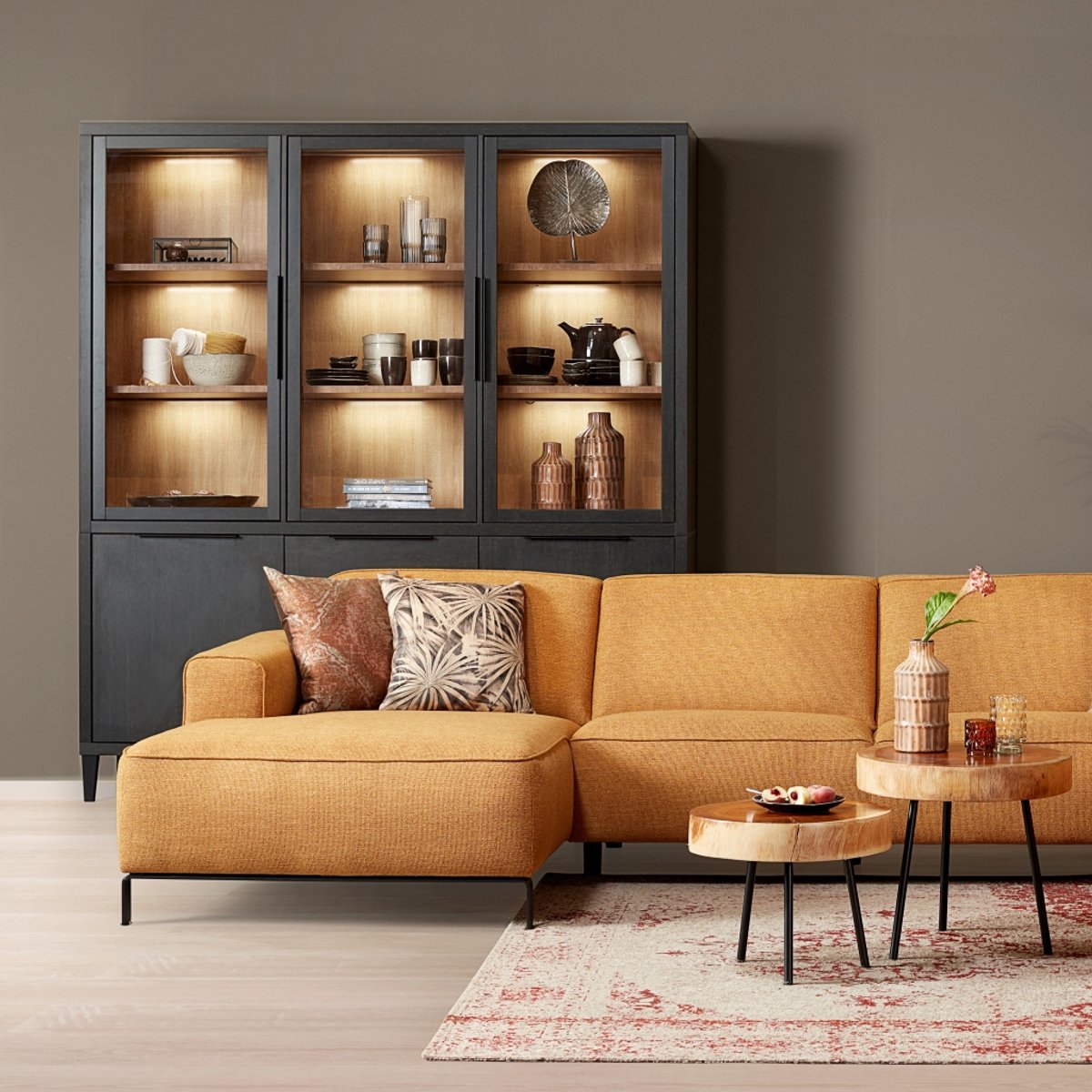 Vitrinekast Zwanenburg - Lamulux - Zwart/Teak - 190x212x48 cm (BxHxD) - 6 Draaideuren - 4 