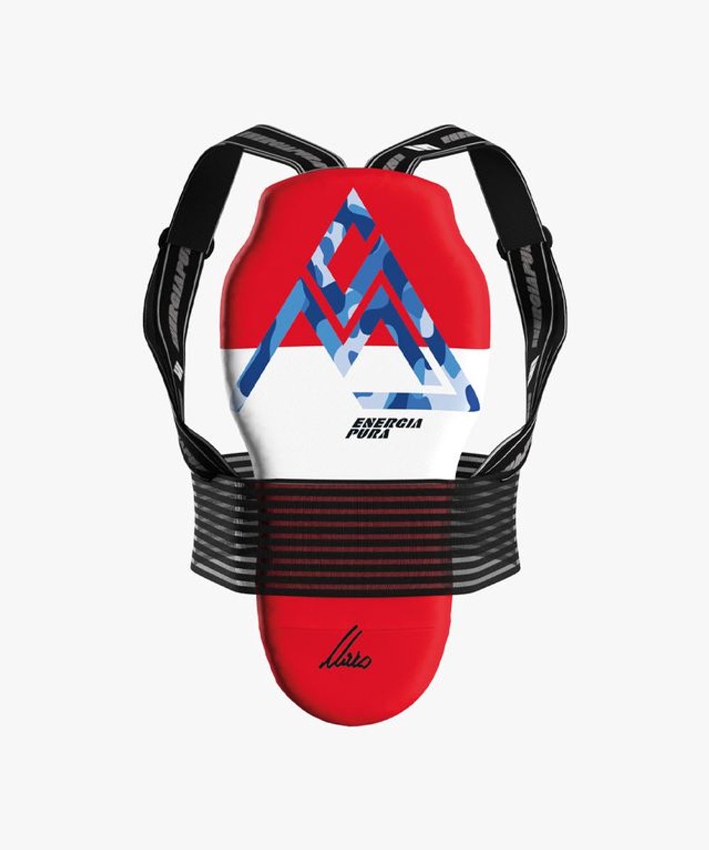 Long back protector Marco Schwarz