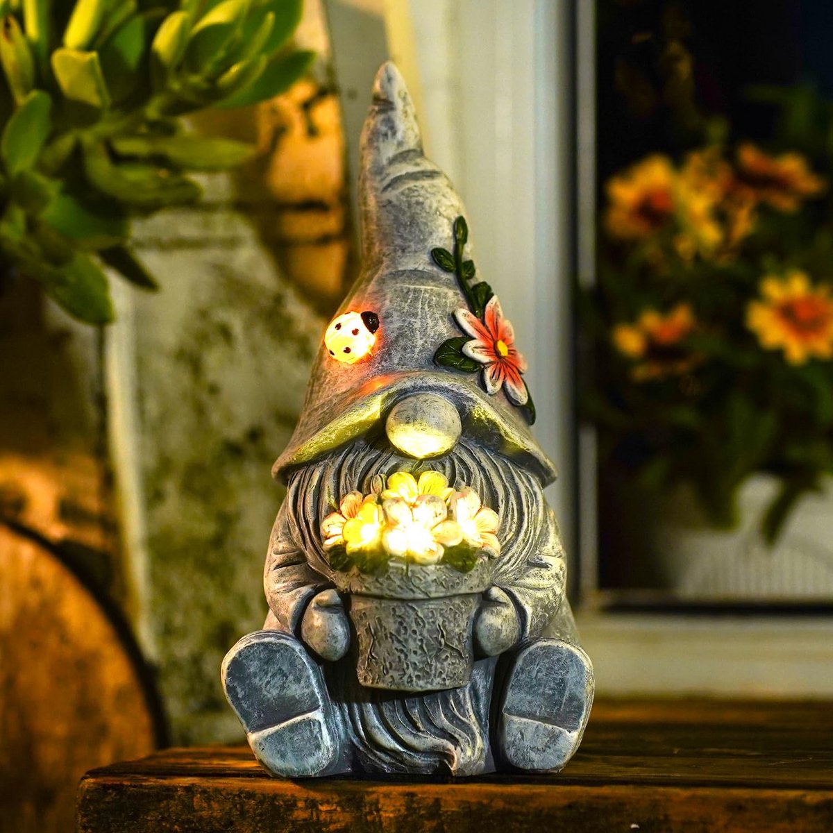 Grappige Tuinkabouter met Zonnebloemen - Solar Tuinverlichting Decoratie voor Buiten, Balkon en Patio