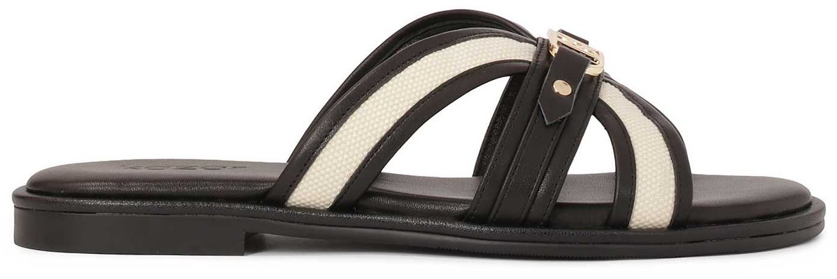 Comfortable slides in leather and fabric on a flat sole