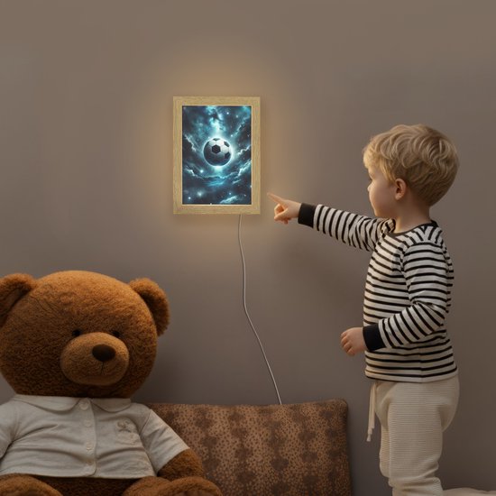 Nachtlampje 15x20 cm - Kinder lampje - Voetbal - Galaxy - Ruimte - Sport - Blauw - Tafellamp kinderkamer - Slaapkamer lamp - Bedlamp kinderen - Kinderlampje stopcontact - Wandlamp babykamer - Nachtlampjes van Merkloos — afbeelding 5