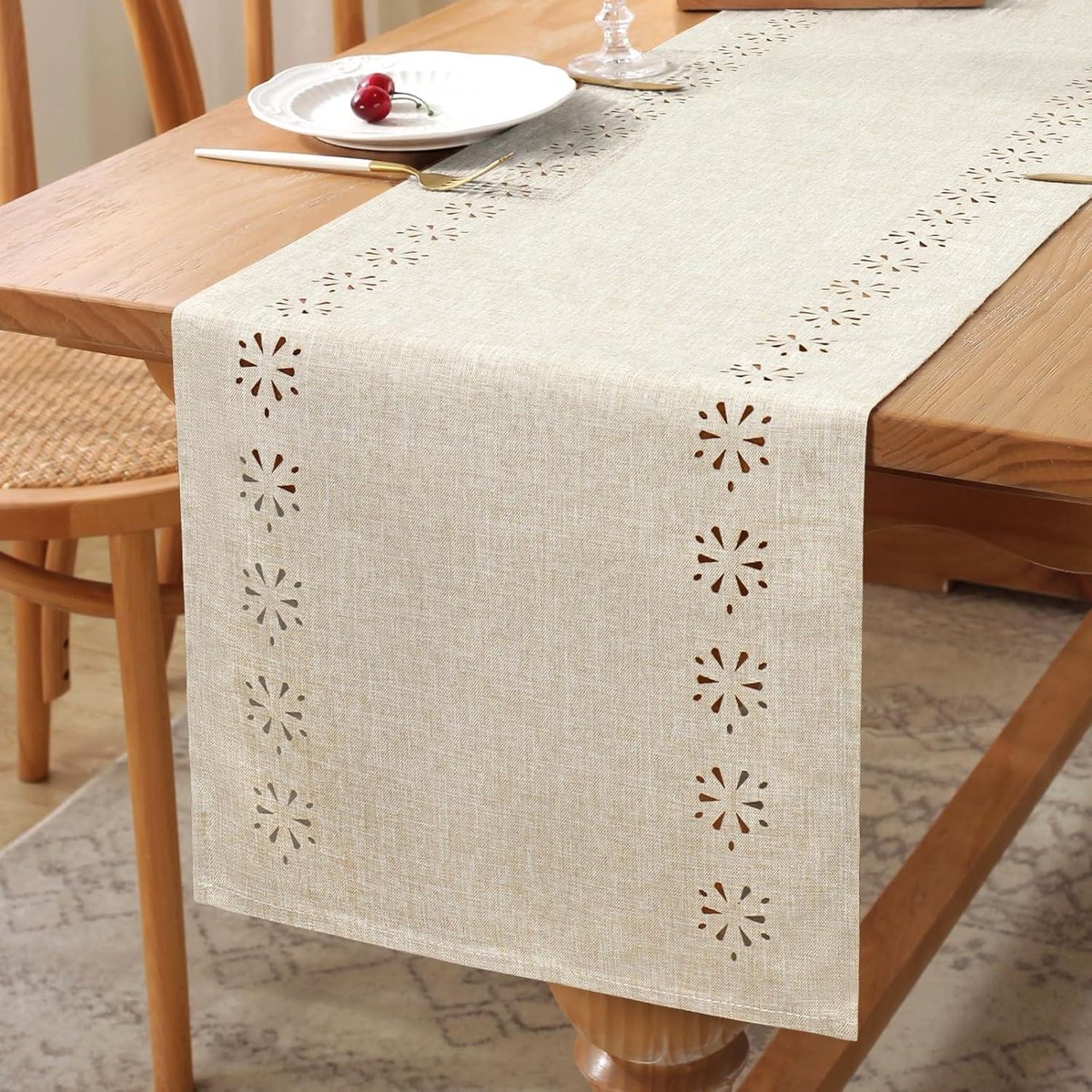 Cosensi - Tafelloper beige 32 x 180 cm voor keuken eettafel - modern linnen boho design - afwasbaar outdoor tafelkleed voor verjaardag feest bruiloft Kerstmis - tafeldecoratie.