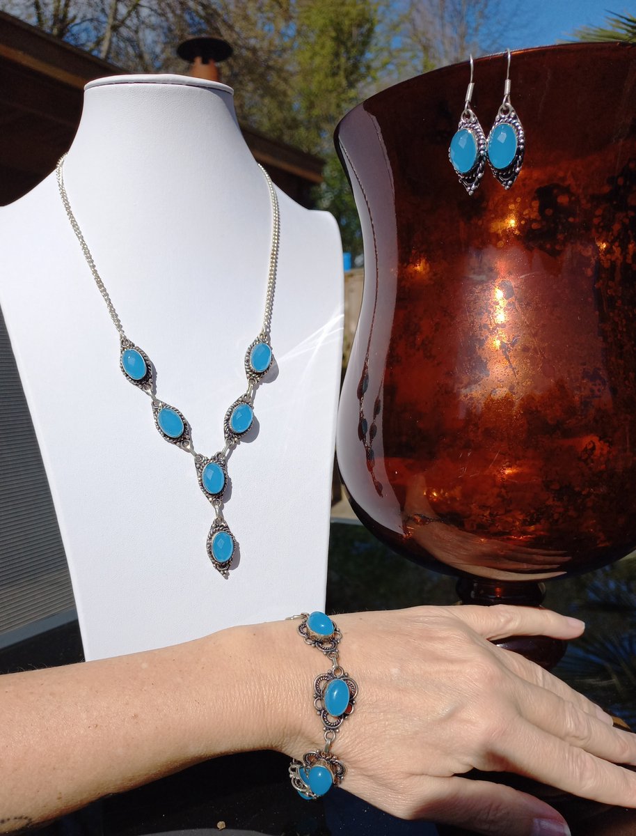 Zilveren set met Chalcedoon