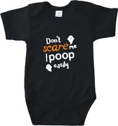 Rompertjes baby met tekst - Don't scare me I poop easily - Romper zwart - Maat 50/56