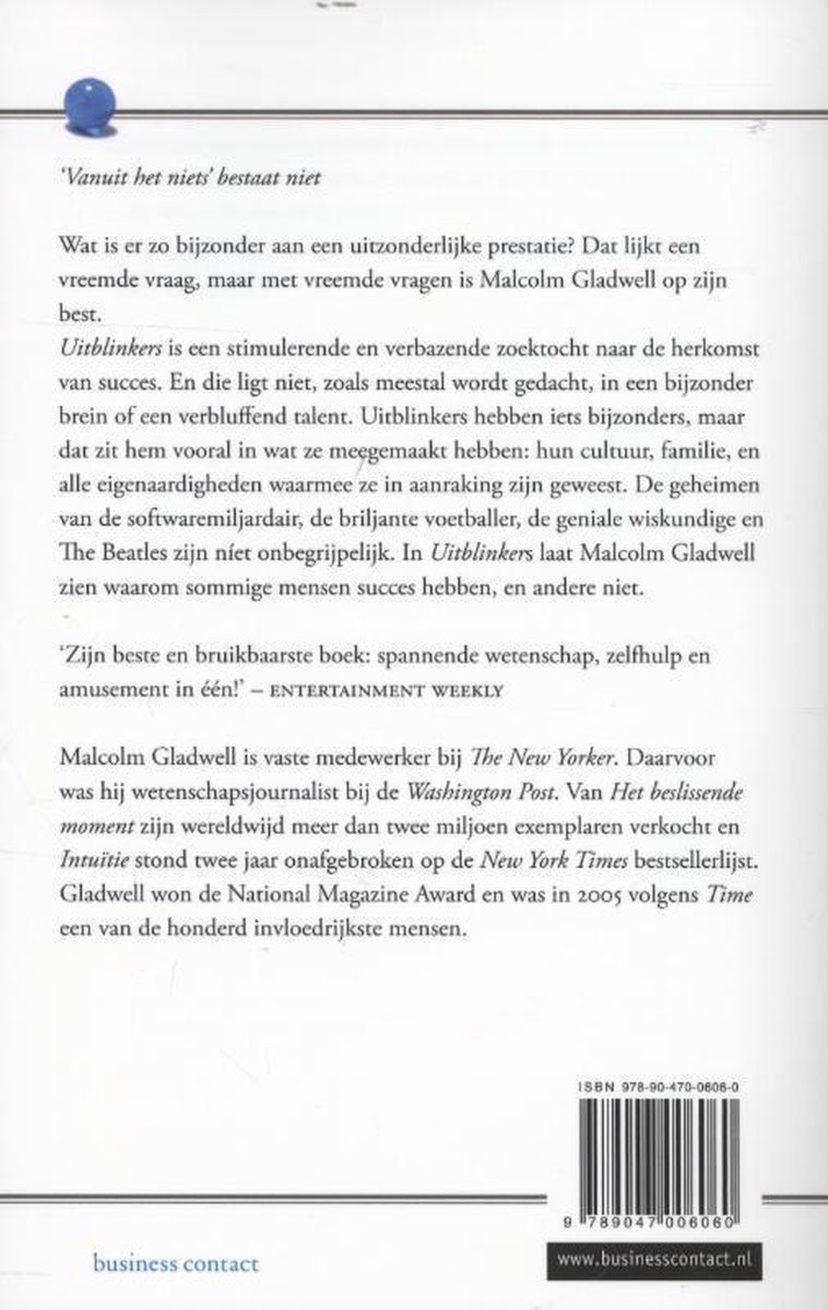 Achterzijde boek 'Uitblinkers' van Malcolm Gladwell, met een blauwe bol en tekst over het boek en de auteur.