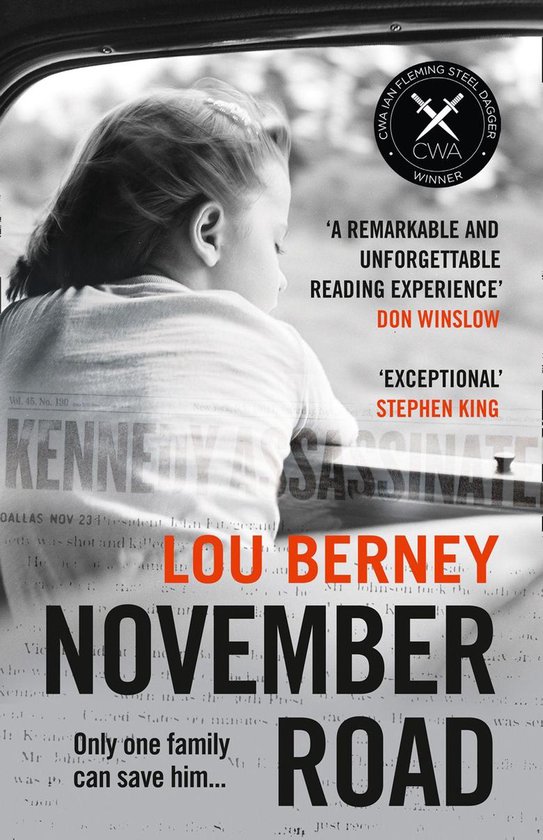 Boekomslag met op de achtergrond een close-up van een kind dat wegkijkt, met de titel 'NOVEMBER ROAD' en auteur LOU BERNEY in grote letters.