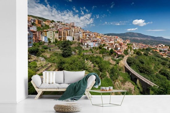Behang - Fotobehang Het stadsaanzicht van Lanusei Sardinië - Breedte 360 cm x hoogte 240 cm