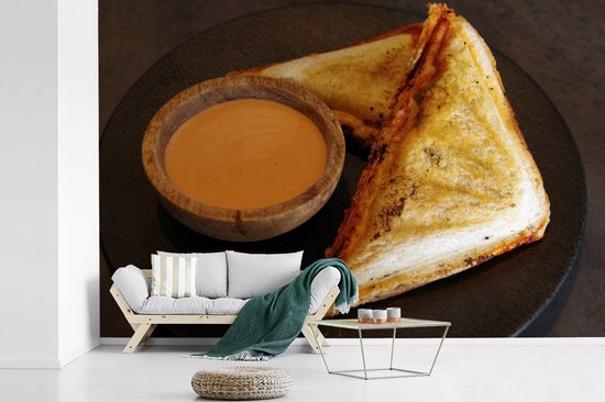 Toasti avec du jambon et du fromage et un fond d' fotobehang sauce épicée