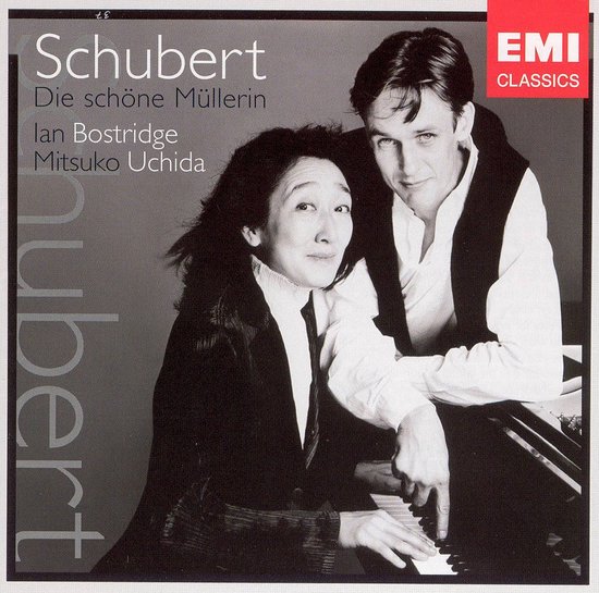 Albumhoes met Schubert Die schöne Müllerin, Ian Bostridge en Mitsuko Uchida. Uchida zit aan de piano.