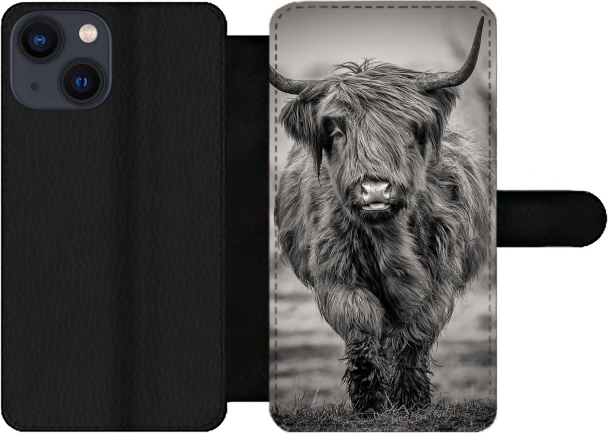 Telefoonhoesje Geschikt voor iPhone 13 Mini telefoonhoesje - Schotse Hooglander - Zwart - Wit - Met vakjes - Wallet case met magneetsluiting