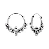 Zilveren oorbellen | Oorringen  | Zilveren oorbellen, Bali hoops met bolletjes
