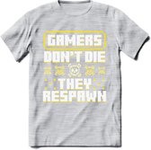 Gamers don't die pixel T-shirt | Geel | Gaming kleding | Grappig game verjaardag cadeau shirt Heren – Dames – Unisex | - Licht Grijs - Gemaleerd - M