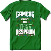 Gamers don't die T-shirt | Gaming kleding | Grappig game verjaardag cadeau shirt Heren – Dames – Unisex | - Donker Groen - XL