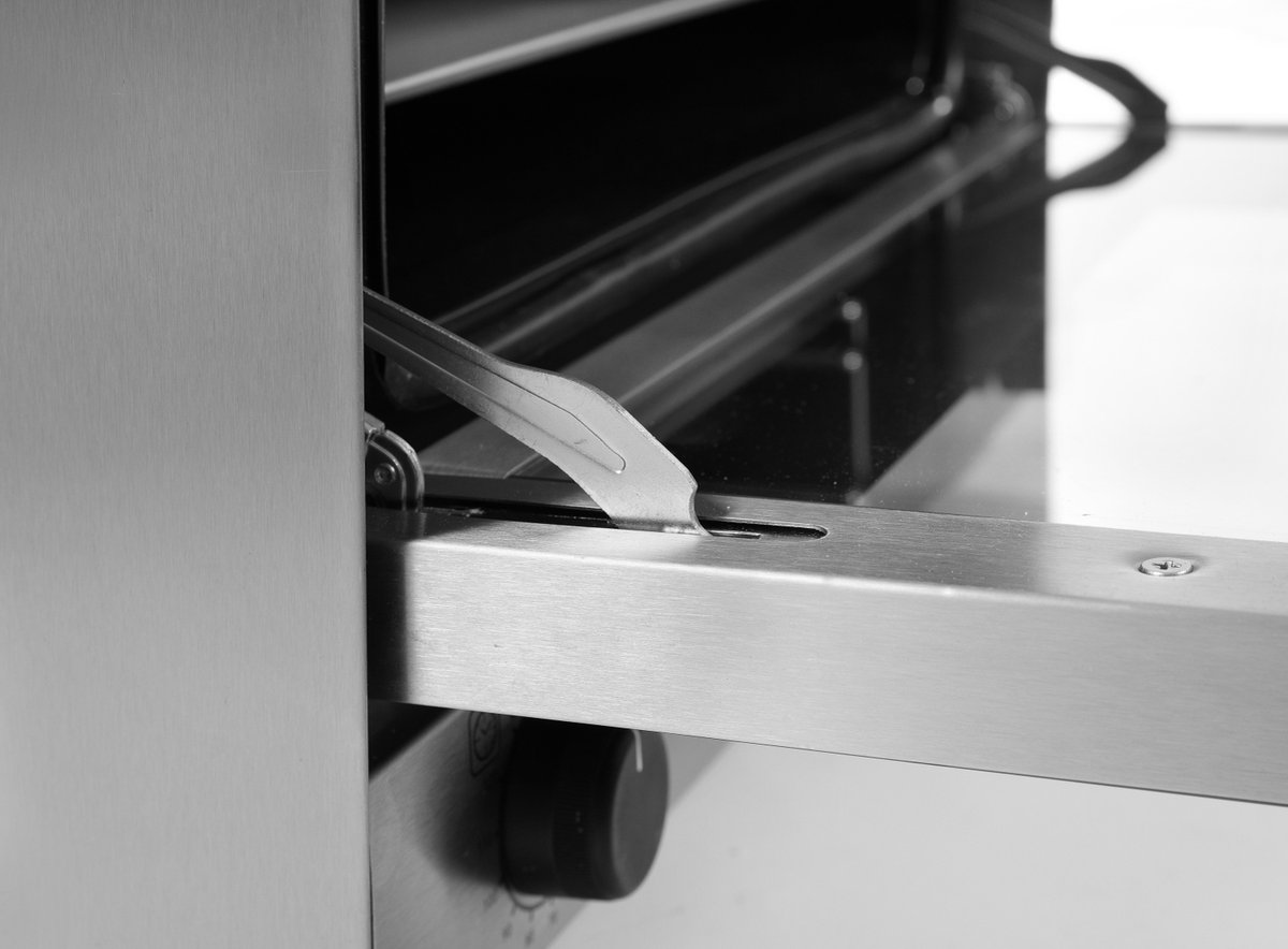 HENDI Heteluchtoven – 62L – 50˚C tot 300˚C – 4 trays – 230V/2670W – roestvrij staal – foto 2