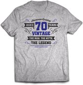 70 Jaar Legend - Feest kado T-Shirt Heren / Dames - Antraciet Grijs / Donker Blauw - Perfect Verjaardag Cadeau Shirt - grappige Spreuken, Zinnen en Teksten. Maat S