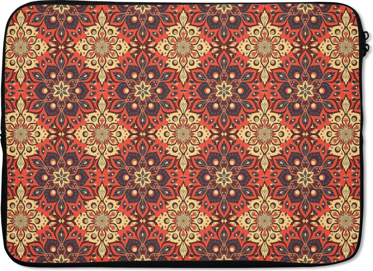 Laptophoes 14 inch - Mandala - Bloemen - Boho - Patronen - Laptop sleeve - Binnenmaat 33x23 cm - Zwarte achterkant