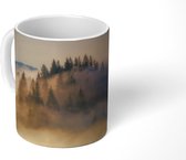 Mok - Mistige zonsopgang in de bergen in de zomer - 350 ML - Beker - Uitdeelcadeautjes