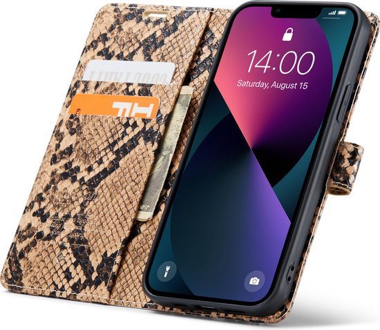 Apple iPhone 13 Pro Casemania Case Beige - Luxe Tuyaux Wallet Book Case - Porte-cartes et languette magnétique