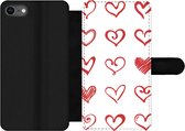 Bookcase Geschikt voor iPhone SE 2020 telefoonhoesje - Een illustratie met hartjes in verschillende vormen - Met vakjes - Wallet case met magneetsluiting