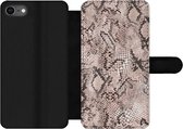 Bookcase Geschikt voor iPhone SE 2020 telefoonhoesje - Dierenprint - Grijs - Zwart - Met vakjes - Wallet case met magneetsluiting