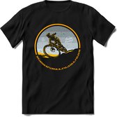 Pedal Pusher | TSK Studio Mountainbike kleding Sport T-Shirt | Lichtblauw - Geel | Heren / Dames | Perfect MTB Verjaardag Cadeau Shirt Maat XL