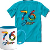 76 Jaar Vrolijke Verjaadag T-shirt met mok giftset Blauw | Verjaardag cadeau pakket set | Grappig feest shirt Heren – Dames – Unisex kleding | Koffie en thee mok | Maat XL