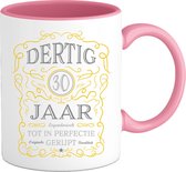 30 Jaar Legendarische Gebrouwen Mok met tekst | Geel - Zilver | Grappig Verjaardag Beker Cadeau | Bedrukte Mokken | Roze | 330 ML