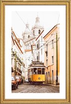 JUNIQE - Poster in houten lijst Tram in Lissabon -20x30 /Geel & Ivoor