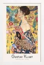 JUNIQE - Poster met houten lijst Klimt - Lady with Fan -13x18