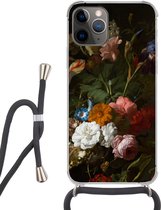 Hoesje met koord Geschikt voor iPhone 13 Pro Max - Vaas met bloemen - Schilderij van Rachel Ruysch - Siliconen - Crossbody - Backcover met Koord - Telefoonhoesje met koord - Hoesje met touw