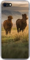Geschikt voor iPhone SE 2020 hoesje - Paarden - Lucht - Gras - Siliconen Telefoonhoesje