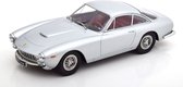 Het 1:18 Diecast-model van de Ferrari 250 GT Lusso uit 1962 in zilver. De fabrikant van het schaalmodel is KK Models. Dit model is alleen online verkrijgbaar